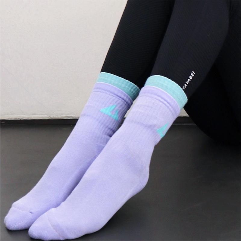 Mid Tube Moisture Absorption Quick Drying Antibacterial Yoga Socks